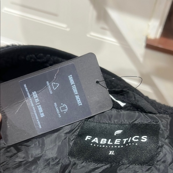 Black Sherpa Jacket - Picture 4 of 6